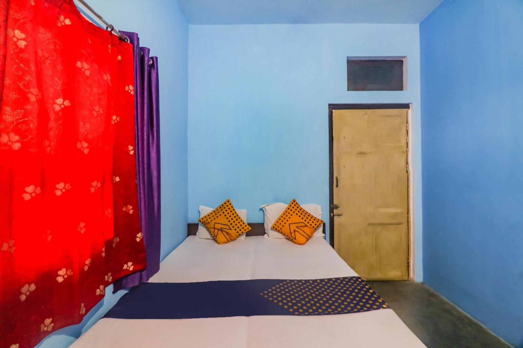 Spot On Mishra Guest House พาราณสี ภายนอก รูปภาพ