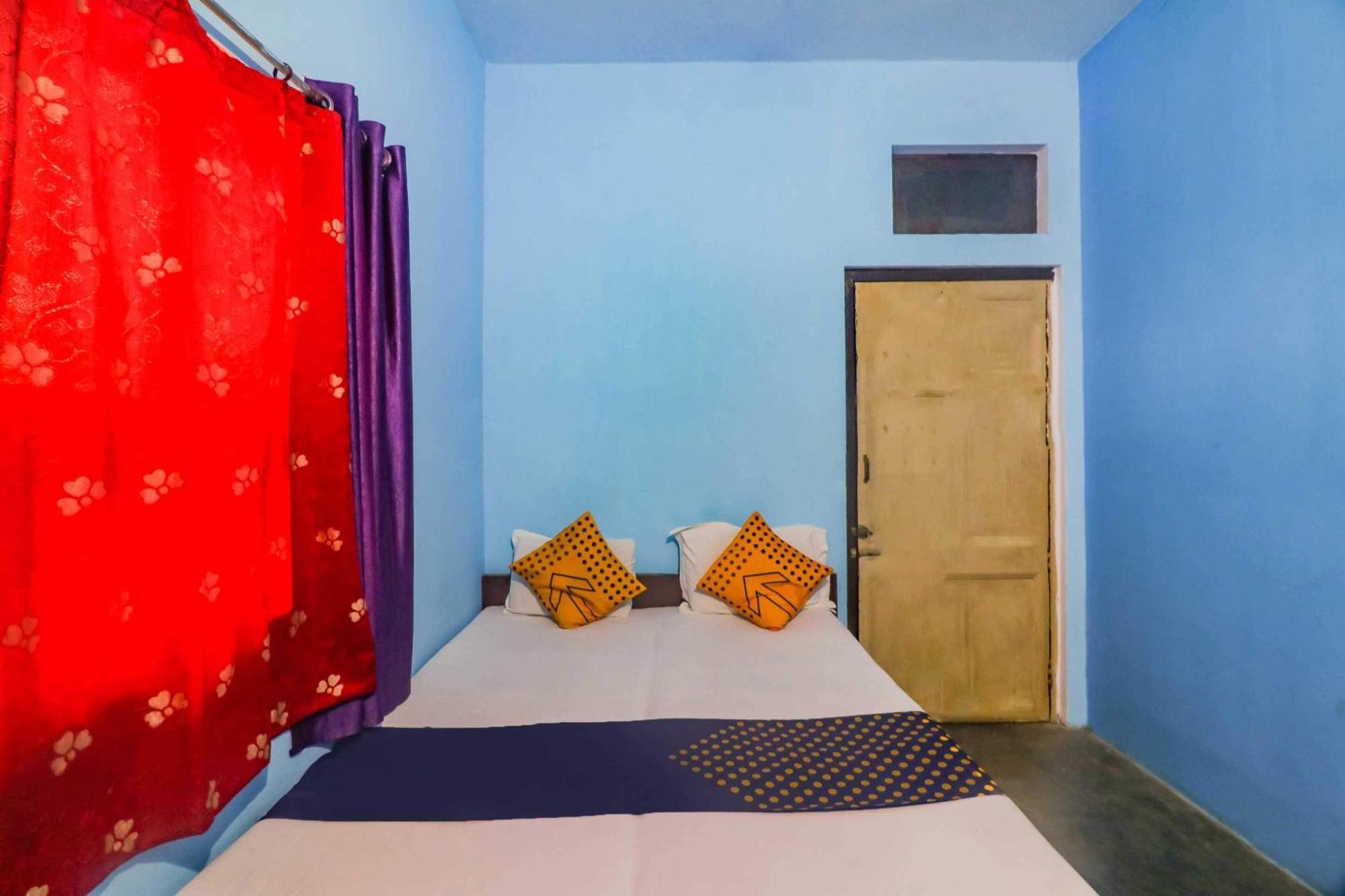 Spot On Mishra Guest House พาราณสี ภายนอก รูปภาพ