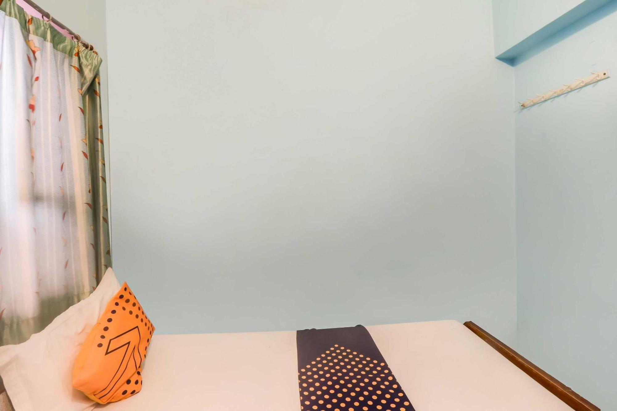 Spot On Mishra Guest House พาราณสี ภายนอก รูปภาพ